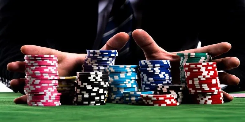 Dưới đây là những chiến thuật và kinh nghiệm khi chơi <strong>game bài Liêng</strong> trên Olybet hiệu quả, giúp bạn tăng khả năng giành chiến thắng. Hãy tham khảo và áp dụng để có thể đạt được kết quả tốt nhất. Chúc bạn có những trải nghiệm thú vị và thành công khi tham gia trò chơi hấp dẫn này! Không nên cược quá lớn