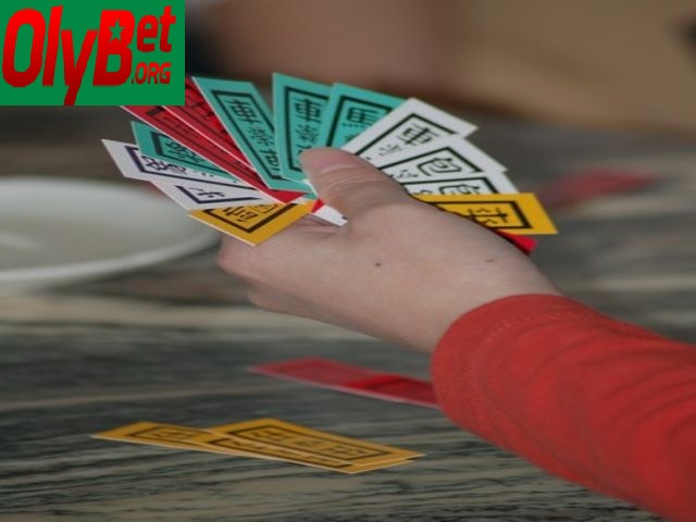 Bài Tứ Sắc Olybet – Lựa Chọn Cá Cược Hấp Dẫn cho Game Thủ Năm 2025 2 Thế nào là game Bài Tứ Sắc Olybet?